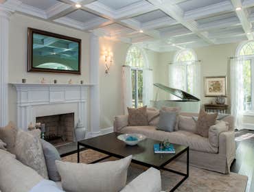 Traditional Living Room
