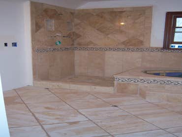 Tiled Shower & Garden Tub 0