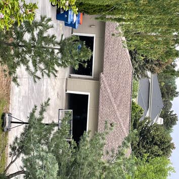 Photos by Bell Top Roofing LLC #1 64 square wood shake residential reroof in meridian
Plus 16 square shop
Turned out beautiful!