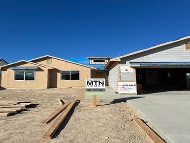 Photos by Thunder Mountain Homes #1