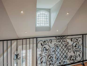 28659 Grandview Manor