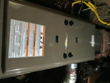 4502 W Simmons Ave, Orange CA 92868 Electrical panel 200 A Upgrade, HVAC system 3 Ton, 14 Seer, R410 A