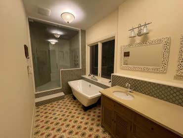Photos by 4706 N Malden LLC #1