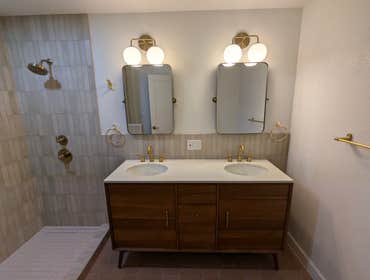 Walk-in Shower Subway Tile
