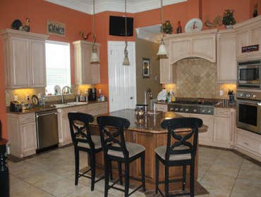 Project photos from Pearl Custom Builders Inc Pearl Custom Builders works as a general contractor and is a Louisiana cabinet maker, staircase builder a