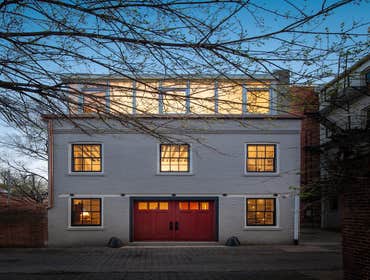coach house