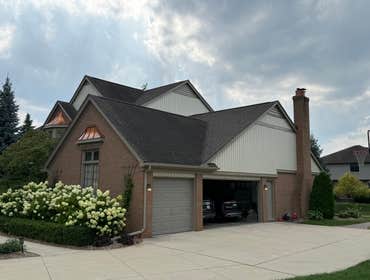 Vinyl Siding - Bloomfield, MI Board and batten siding in Bloomfield, MI