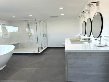 Master Bathroom Remodeling Now this is a dreamy master bathroom ? Another successful project completed, blending elegance and tranquility.