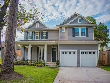 Custom Home in Oak Forest Area Houston This New Construction Home by Wood Custom Homes is located in sought after Oak Forest! 1302 Martin features a de