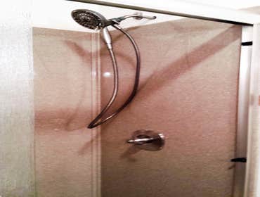 Oynx shower