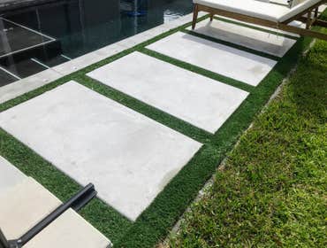 Modern Concrete Pool DEck