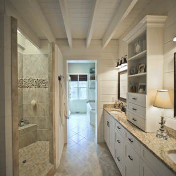Farmhouse Bathroom
