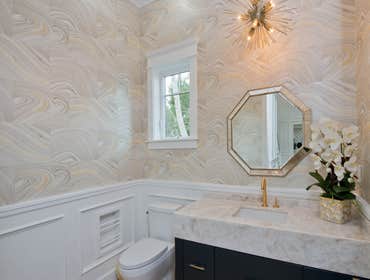 19348 Collier St, Tarzana, CA 91356 Brand new construction Cape Cod situated in the heart of Tarzana South of the Blvd, just a block from Ventura Blvd'