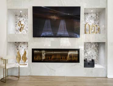 custom-built fireplace feature wall ? Fireplace Wall Transformation!
We elevated this Bay Area living space with a stunning modern fireplace wall featu