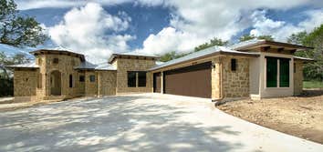 Photos by Custom Homes Ltd #1