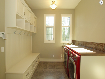 BRIGHT CONTEMPORARY – HAWKS LANDING