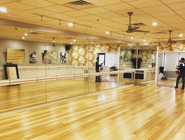 Studio Barre Commercial