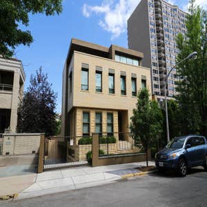 W Stratford Pl Home