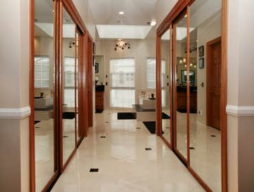 Traditional master bathroom