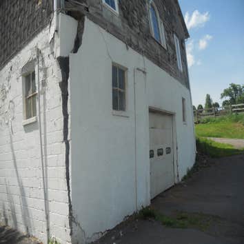 Nancy Meirniki Ringtown pa (Amity Acres Farm) Nancy's barn was hit by a tornado and had very bad damage!
in the pictures you will see Nancys barn in a
