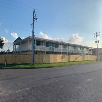 Bantam Springbrook Apts