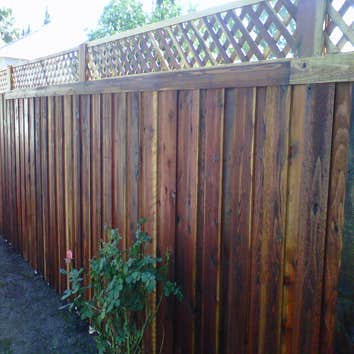 Miscellaneous wood & vinyl fencing and gates. Random redwood, cedar and vinyl projects from the San Fernando valley, Santa Clarita Valley, and Ventura 