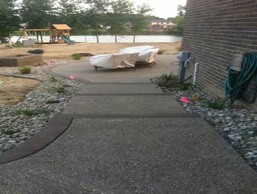 Exposed aggregate walkway/steps Photo Potoroka Concrete