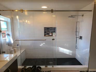 Bathrooms remodel with Subway tiles