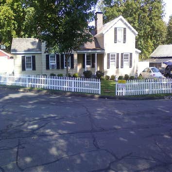 Newtown, CT fence install House is located in the Newtown CT historical district.
