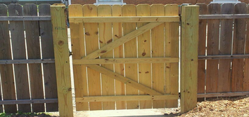 Wood & Vinyl Fence