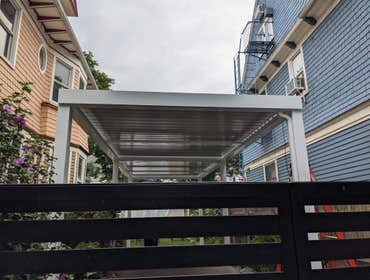 Louvered aluminum patio cover roof