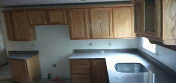 Red oak cabinets/granite