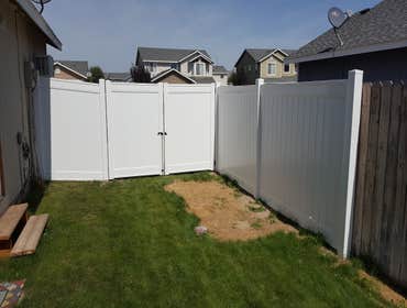 Vinyl Privacy Fence