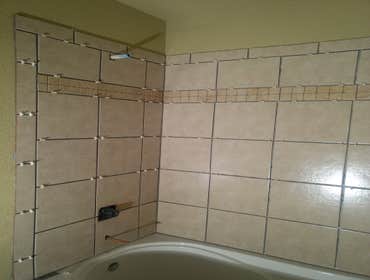 Tile surround