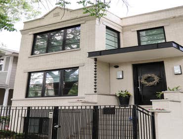 N Marshfield Ave Home