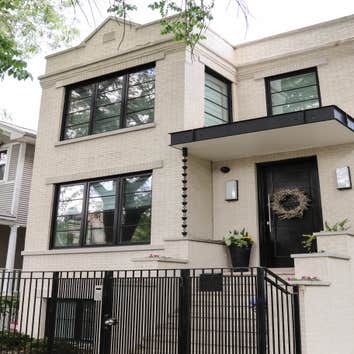 N Marshfield Ave Home