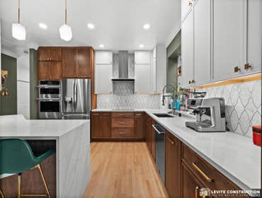✨ Explore Our Stunning Kitchen and Bathroom Remodeling Project ✨ Designed by Levite Construction Co., Seattle's trusted General Contractor, this comple