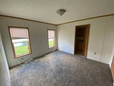 Photos by Sanders Painting LLC #3 Project Assignment
4 bedroom- walls + ceilings + trim
(Paint included)