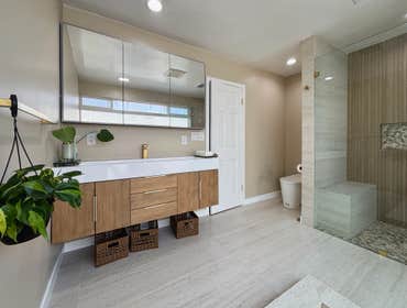 Bathroom Remodeling in Lakewood, CA