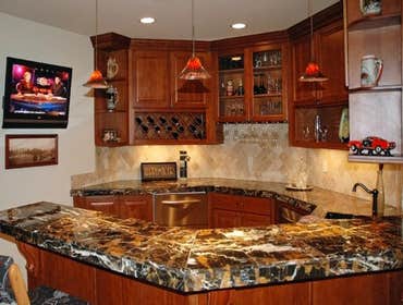 Wet Bars and Kitchens