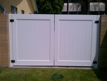 Photo(s) from M&R Fencing