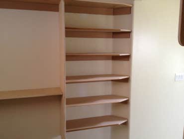 Closet shelving