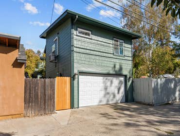 ADU Above the Garage Build in Sacramento, CA 95818 This ADU transformation captures everything we love about modern design — simplicity, warmth, and ba
