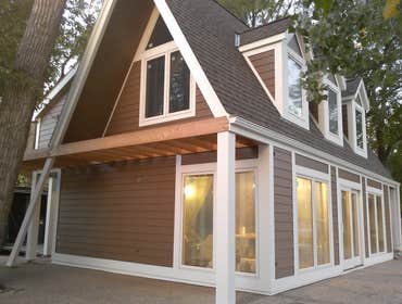 Bratetic Const. Lake House