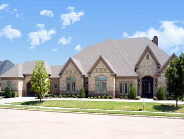 CONTEMPORARY SOUTHERN SINGLE STORY HOME