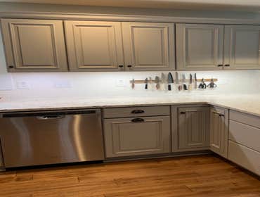 Under cabinet LED lighting