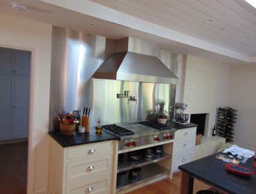 stainless steel hood/bksplash