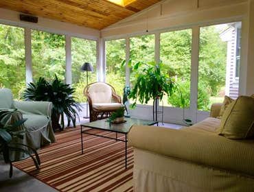 Home Cleaning RESIDENTIAL AND
COMMERCIAL CLEANING
You can count on C&J Home Services to provide a professional cleaning service. We’ll treat your