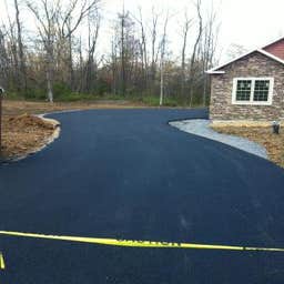 Willie's Paving In‎c