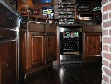 Wet Bars and Kitchens